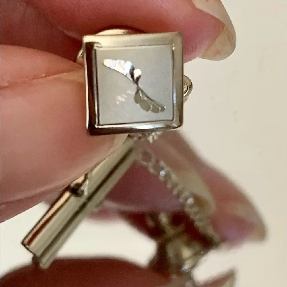Vintage gold engraved tie tack or tie pin‎